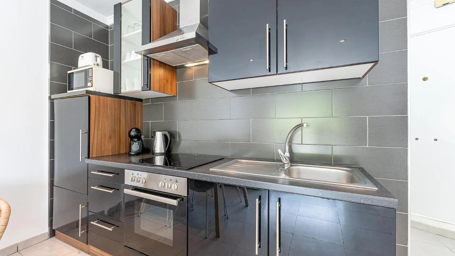 Benalmadena Puerto Marina Vacation Apartment 1 Minute From The Beach Spain