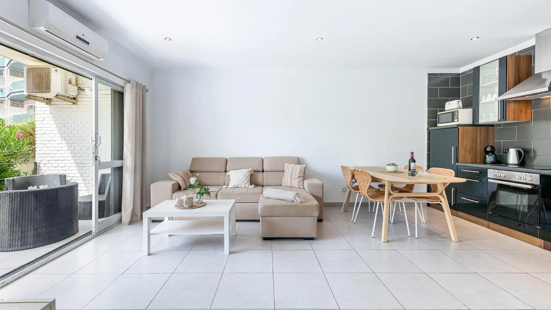 Benalmadena Puerto Marina Vacation Apartment 1 Minute From The Beach
