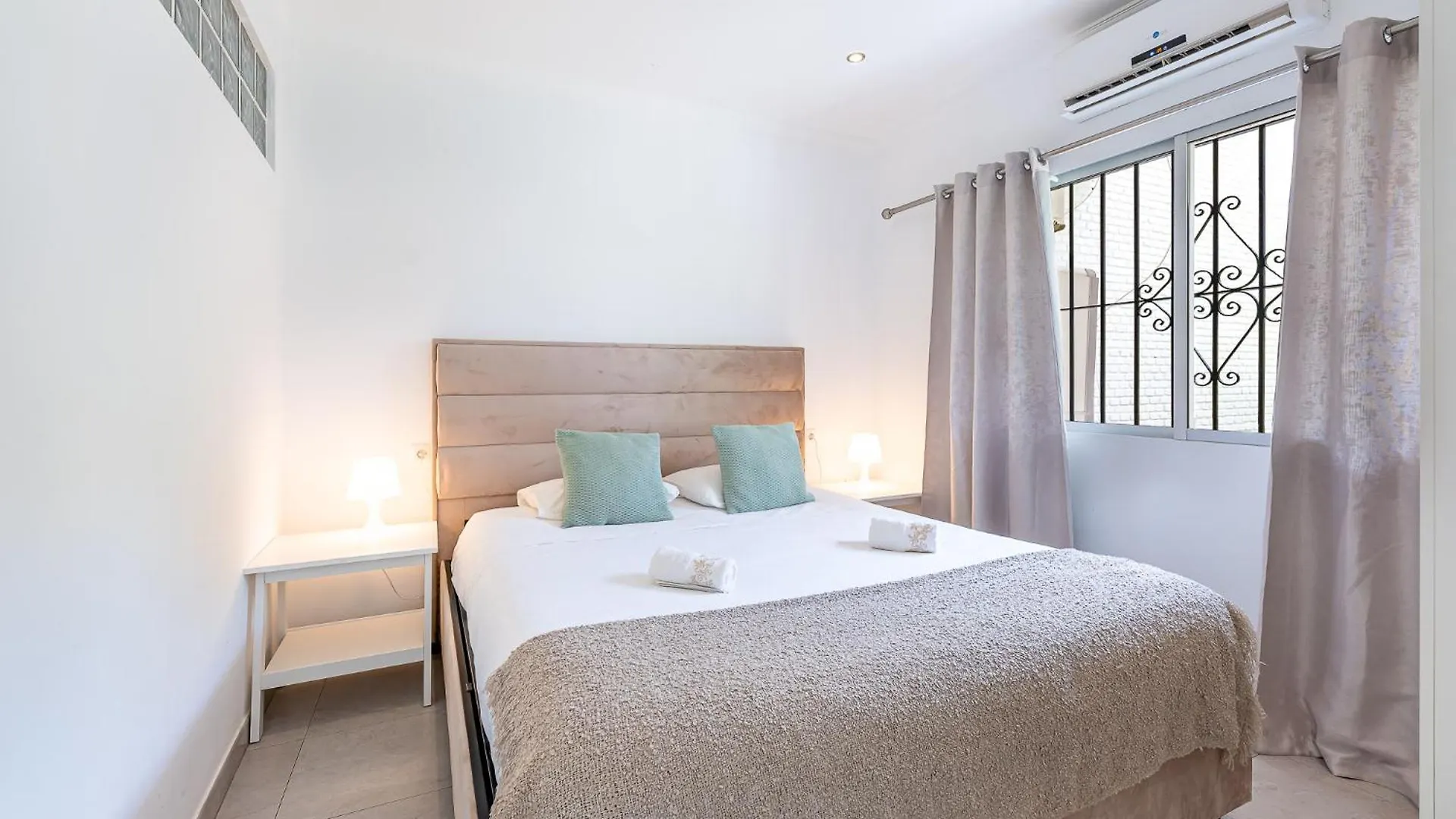 Benalmadena Puerto Marina Vacation Apartment 1 Minute From The Beach