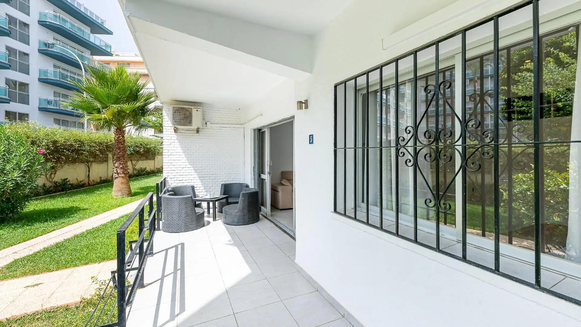 Benalmadena Puerto Marina Vacation Apartment 1 Minute From The Beach