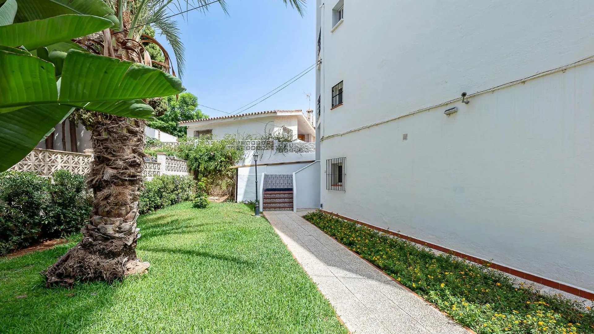 Benalmadena Puerto Marina Vacation Apartment 1 Minute From The Beach