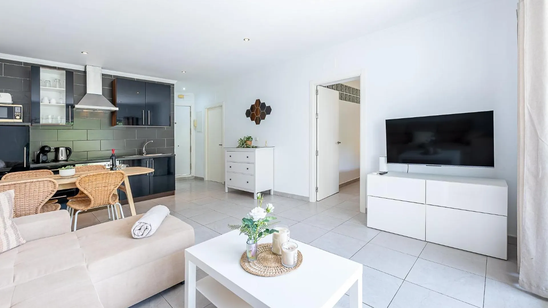 Benalmadena Puerto Marina Vacation Apartment 1 Minute From The Beach 0*,  Spain
